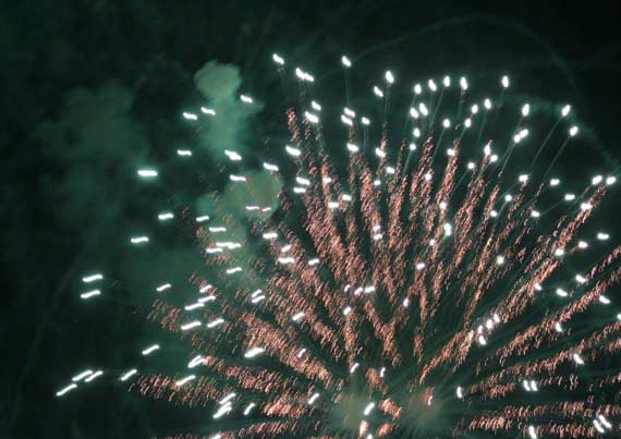fireworks_greenish.jpg