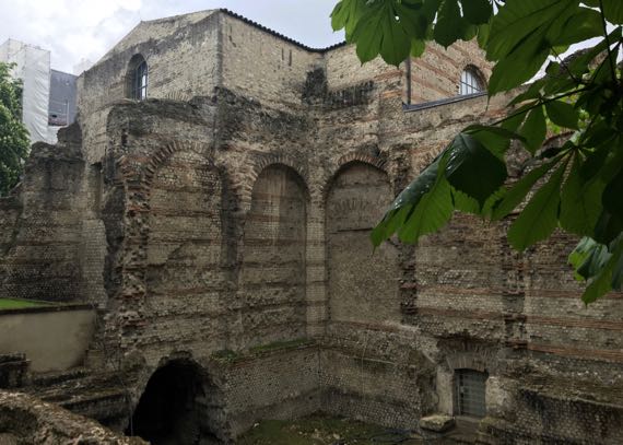 Cluny ruins thermae