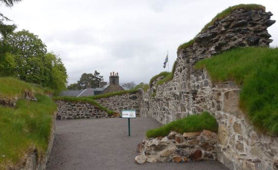 Kindrochit Castle ruins