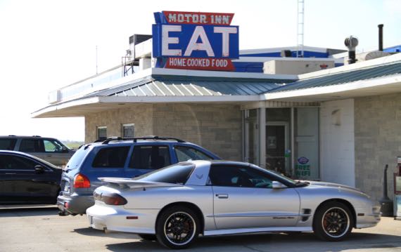 Motor Inn eat