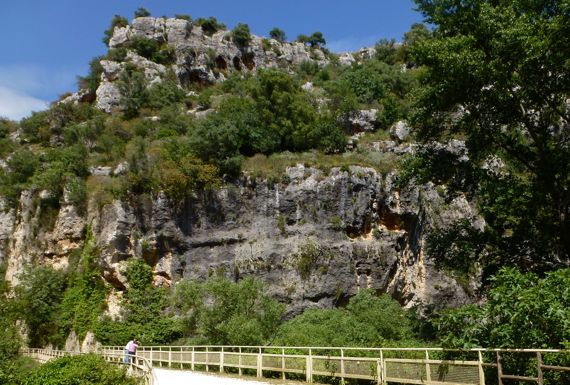 Pantalica gorge RR hiking trail limestone walls