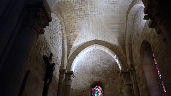 Saint Pierre right chapel ceiling