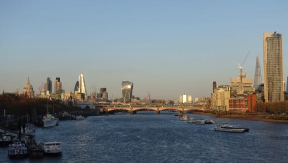 Thames dying light