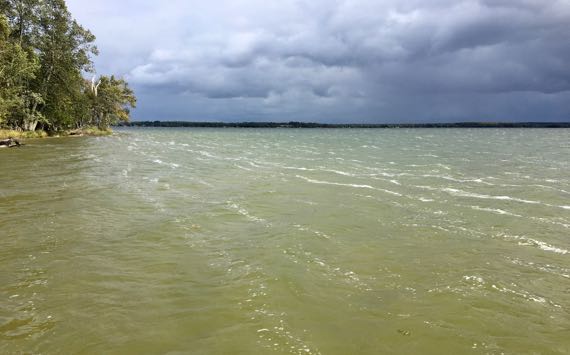 Linear foam lake