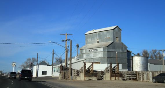 Mill loading chute