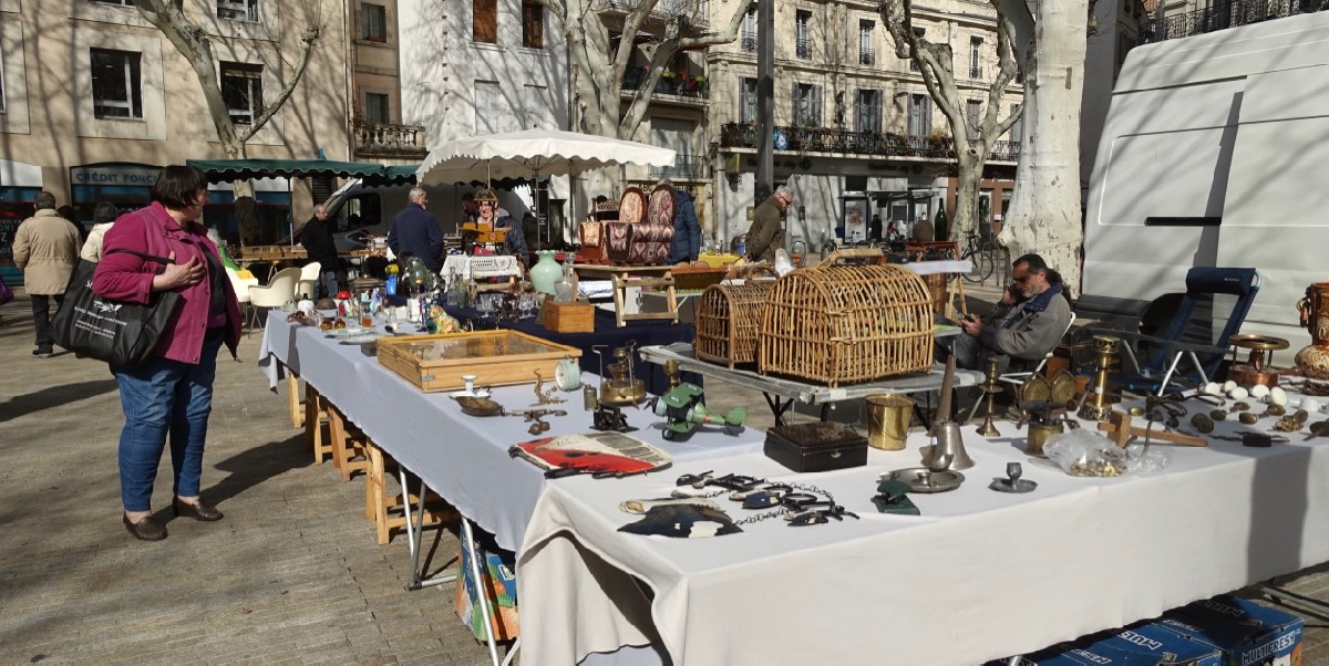 Outdoor flea market