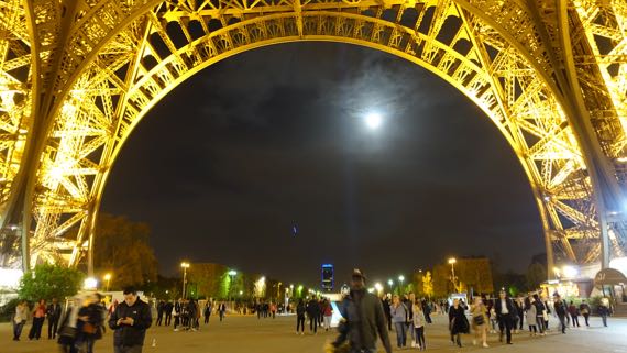 Under Eiffel
